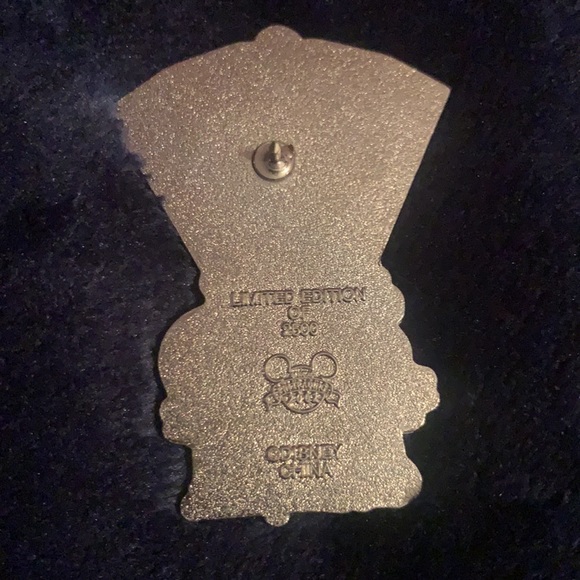 Disney Pin - Picture 2 of 3